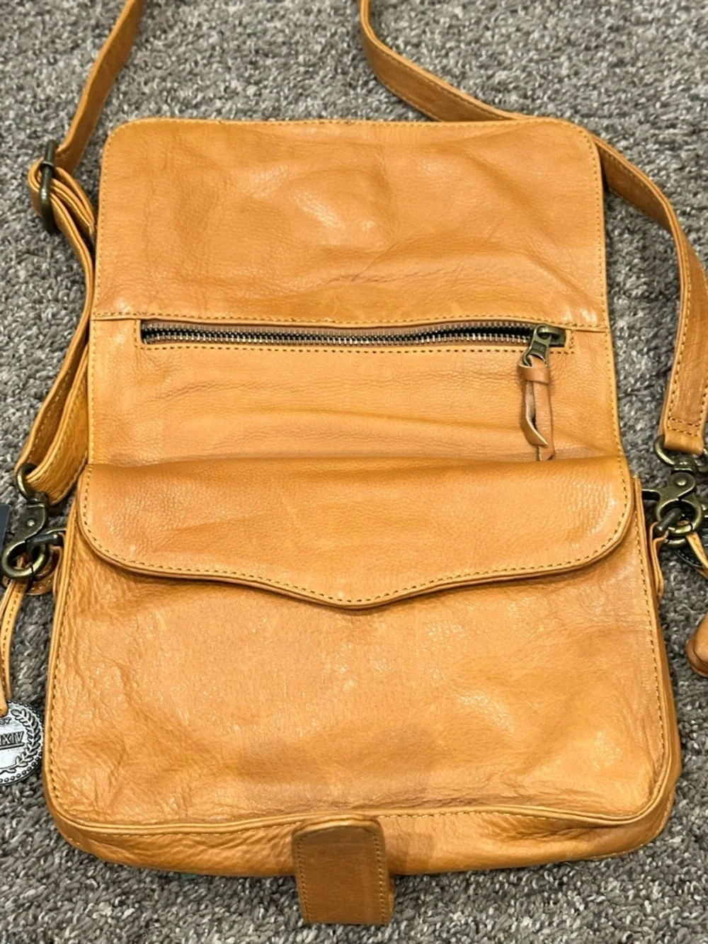 NWT Wanderers Travel Co Notting Hill Crossbody Bag & Milano Wallet Set Tan